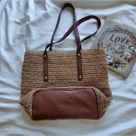 A New Approach Boho Style Woven Paper Material Purse w/ Chevron Design - Picture 5 of 9